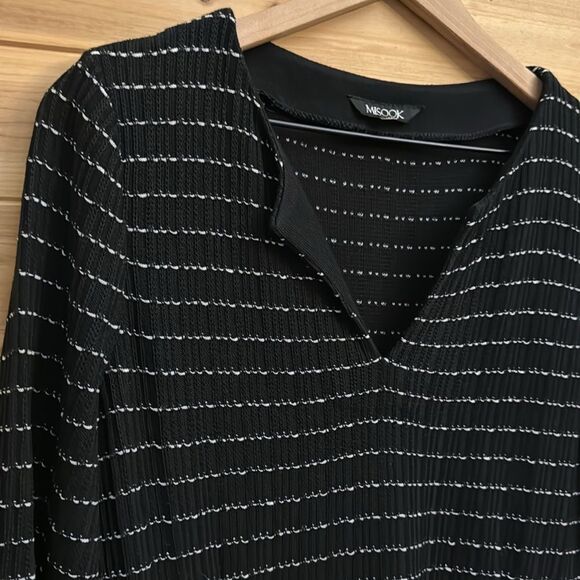 Misook Size Medium V Neck Striped Knit Knee Length Cocktail Dress LBD - Picture 5 of 12